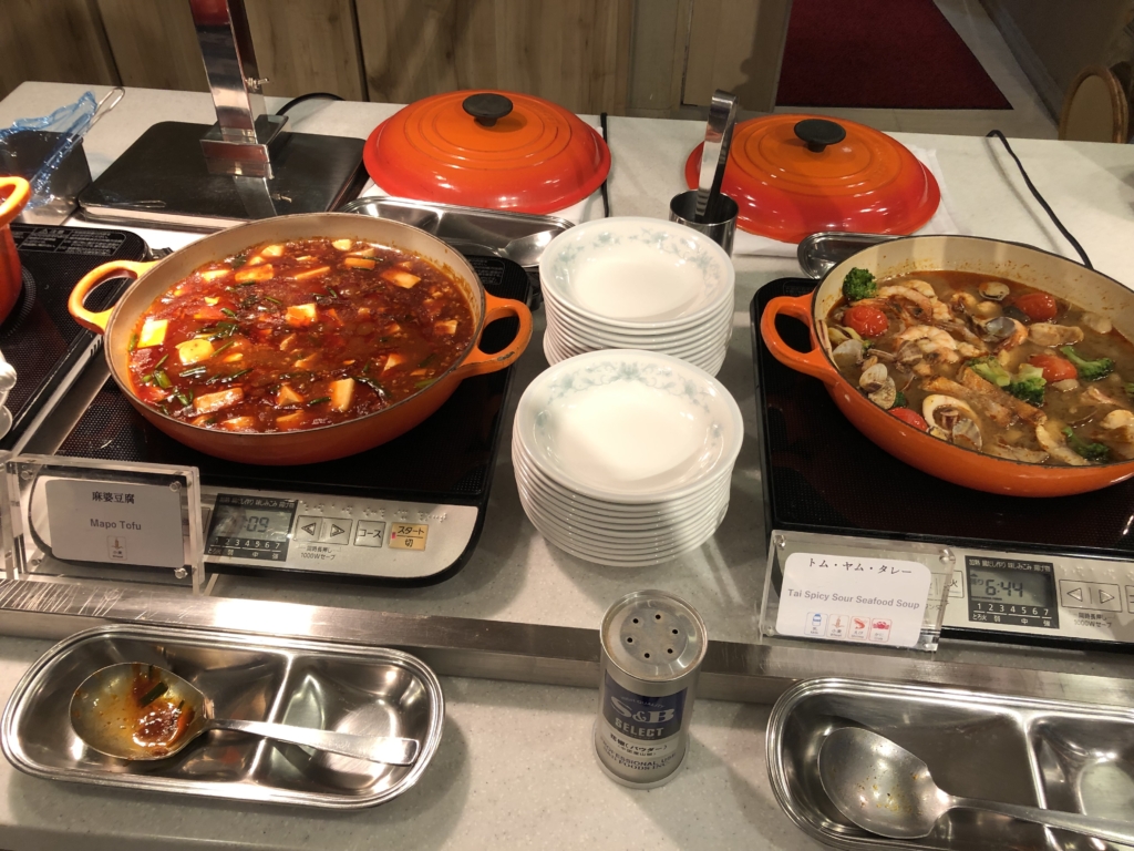 麻婆豆腐、トム・ヤム・タレー